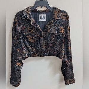 Urban Outfitters size 2-4 patterned velvet button down, cropped
